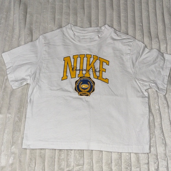 Nike Tops - Nike Loose Fit Tee | Size Small